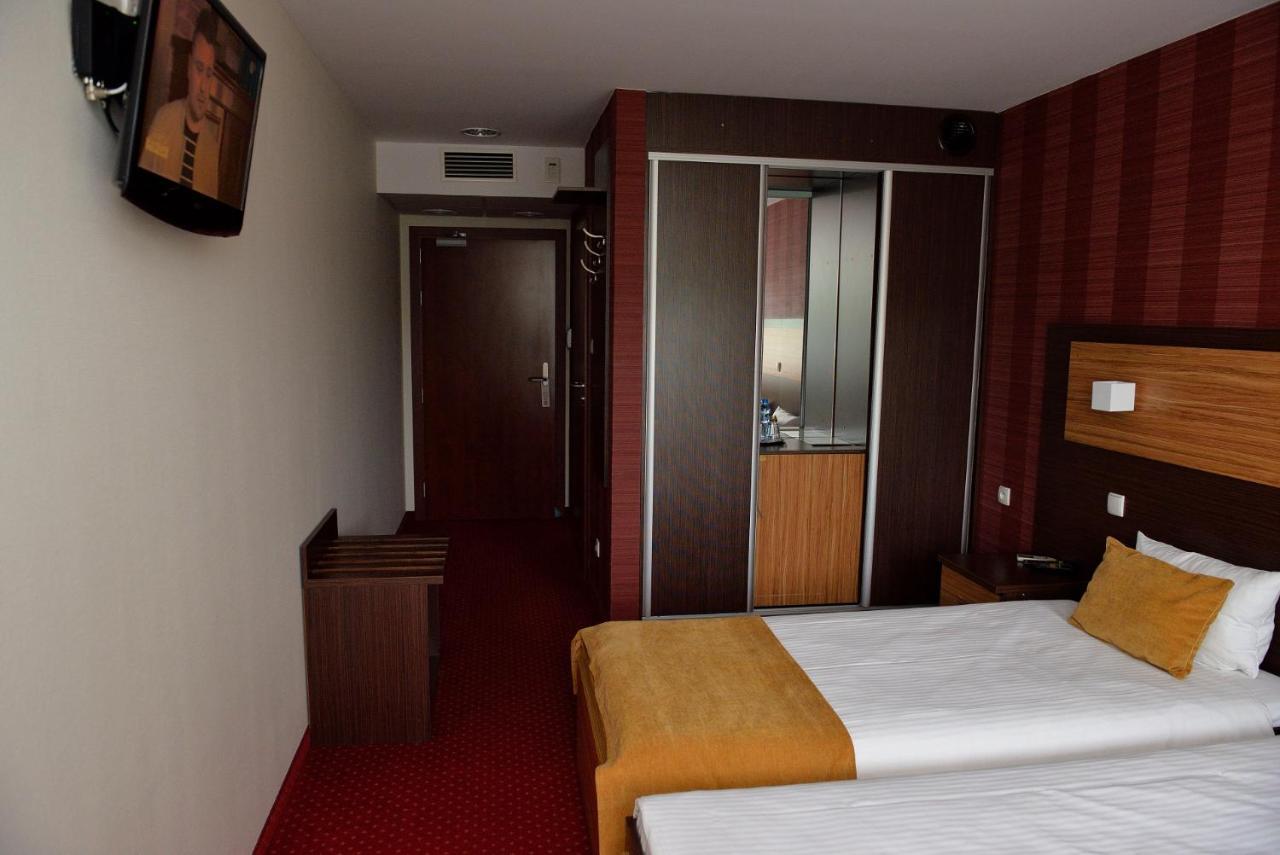 Quest Hotel - Dawniej Hotel Planeta Brzesko Εξωτερικό φωτογραφία
