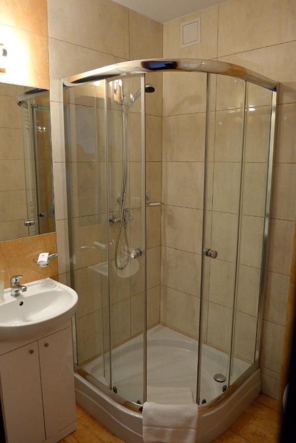 Quest Hotel - Dawniej Hotel Planeta Brzesko Εξωτερικό φωτογραφία
