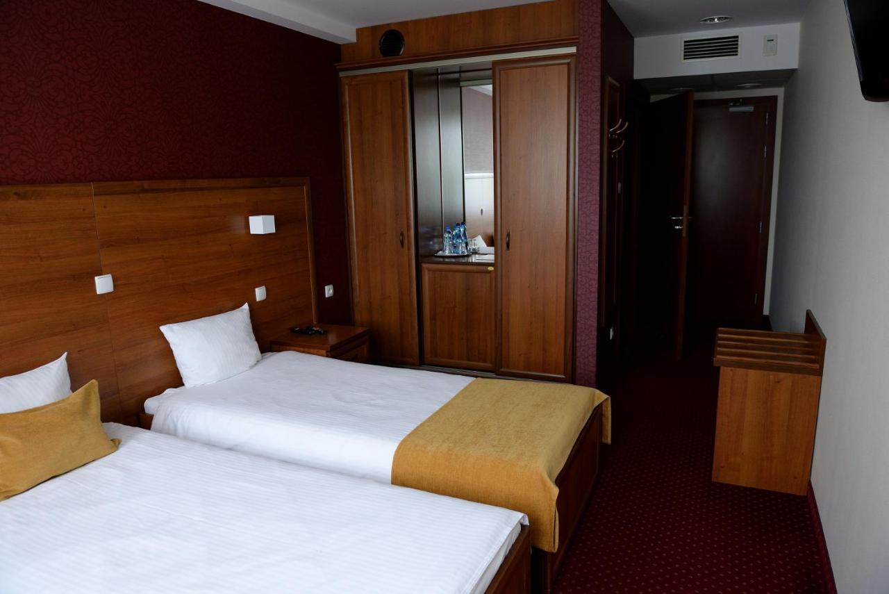 Quest Hotel - Dawniej Hotel Planeta Brzesko Εξωτερικό φωτογραφία