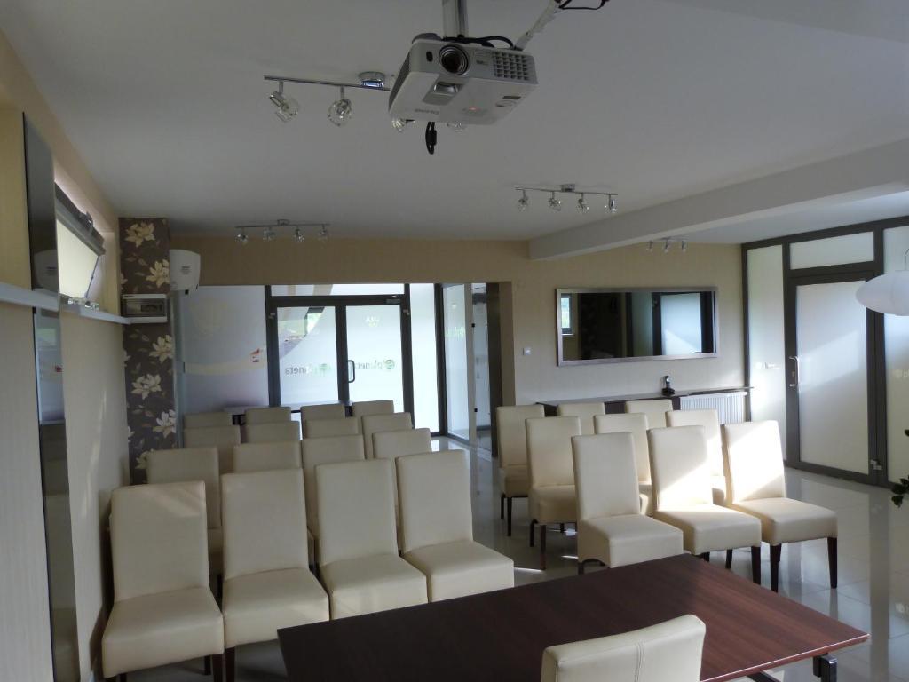 Quest Hotel - Dawniej Hotel Planeta Brzesko Εξωτερικό φωτογραφία