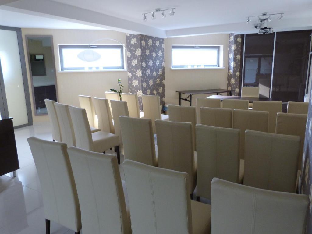 Quest Hotel - Dawniej Hotel Planeta Brzesko Εξωτερικό φωτογραφία