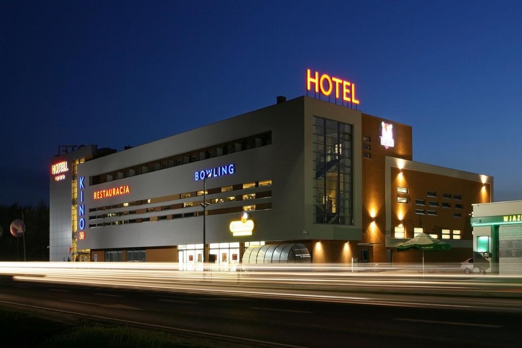 Quest Hotel - Dawniej Hotel Planeta Brzesko Εξωτερικό φωτογραφία